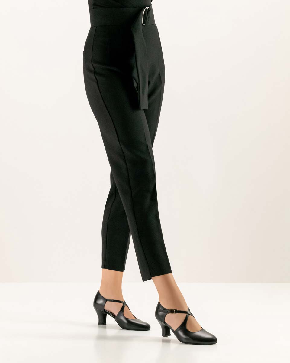 Gilian Chaussures de danse classique pour femmes Werner Kern combinées avec un pantalon noir