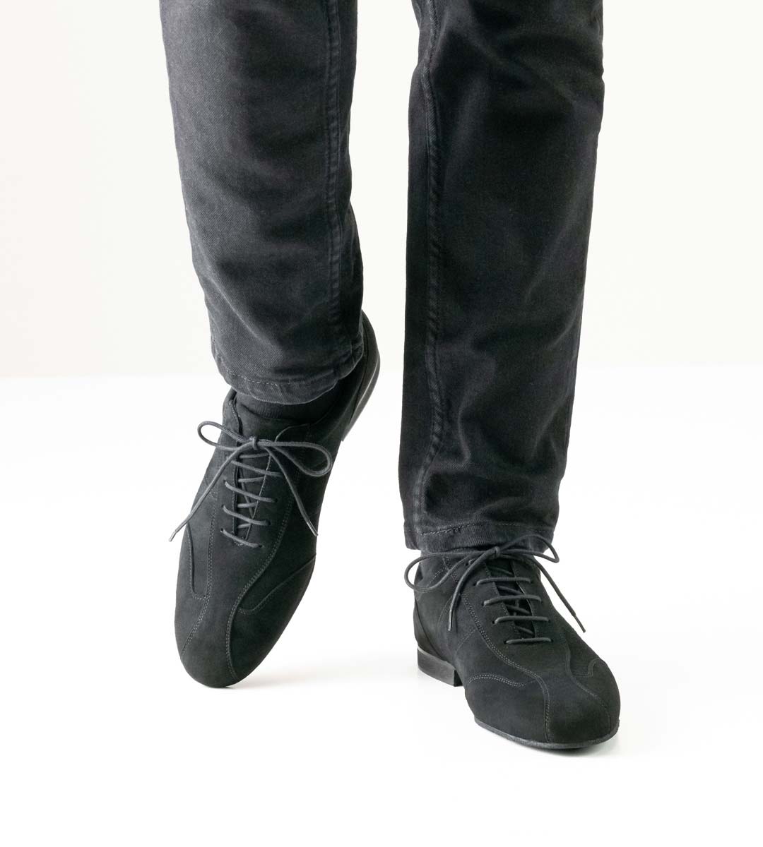Cuneo Chaussures de danse pour hommes de Werner Kern avec micro-talon en combinaison avec un pantalon en gris