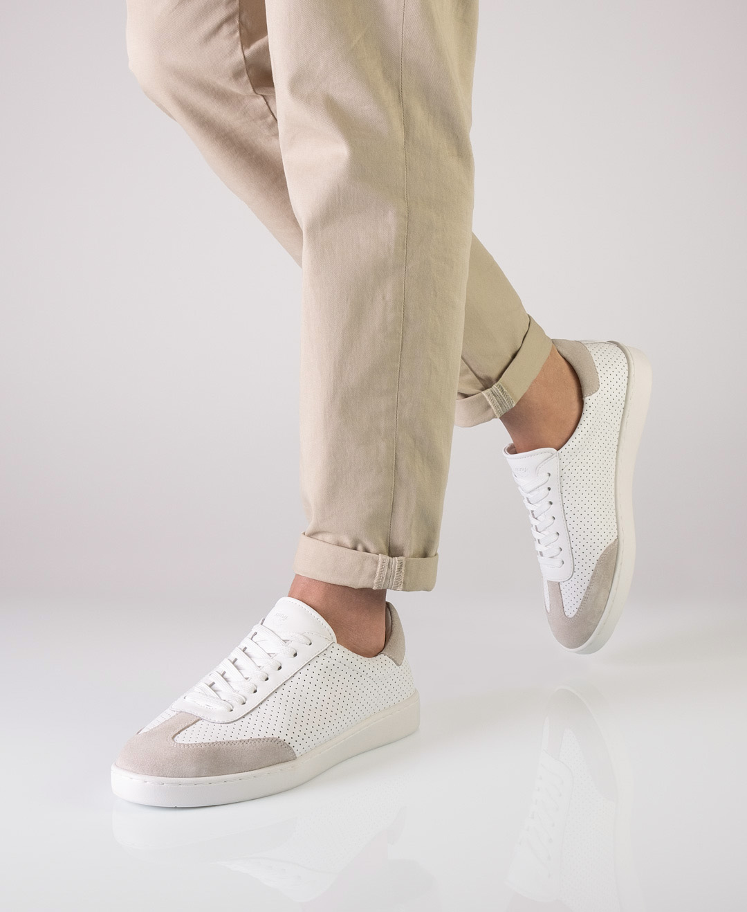 Sneaker 7420 Baskets de danse pour homme en cuir nappa blanc avec une semelle en PU blanc pour des rotations et des glissades parfaites.