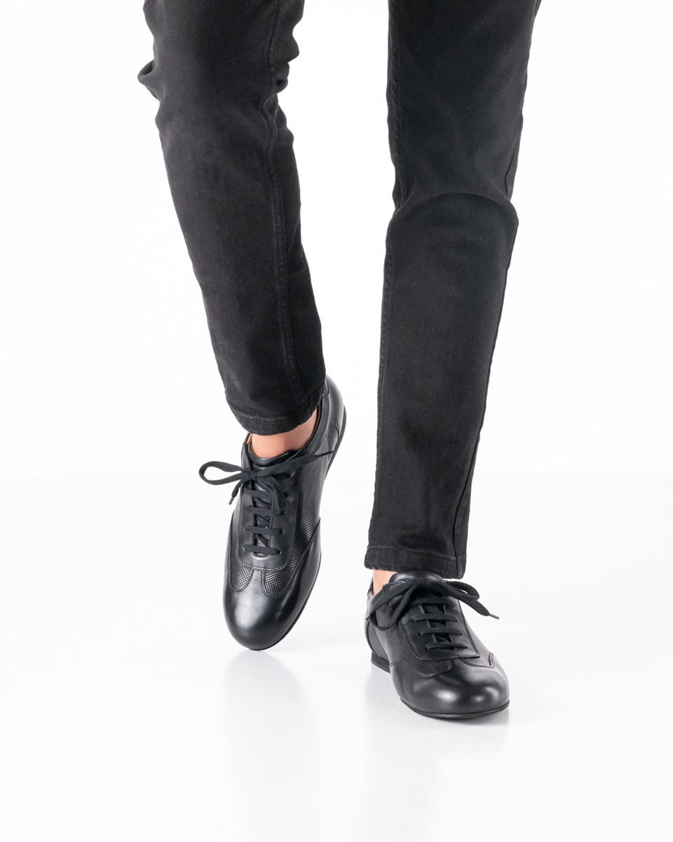 Werner Kern, élégant sneaker avec du cuir Nappa perforé à la main, ajustement parfait au pied, doublure en cuir de veau d'une douceur de gant, amorti exceptionnel au talon avec un micro talon, hauteur de talon confortable de 1,5 cm