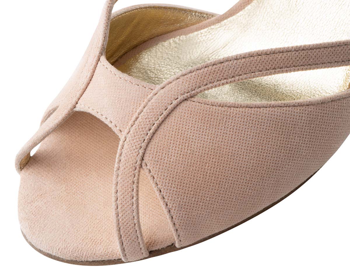 Ornella Vue détaillée de la chaussure de mariée Nueva Epoca en beige