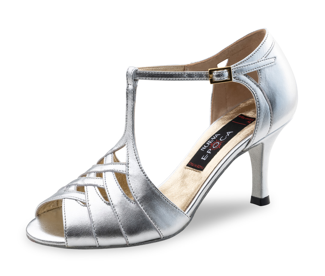 Chaussures de danse pour femmes super stylées de la maison Nueva Epoca avec une hauteur de talon de 7 cm et en cuir nappa argenté