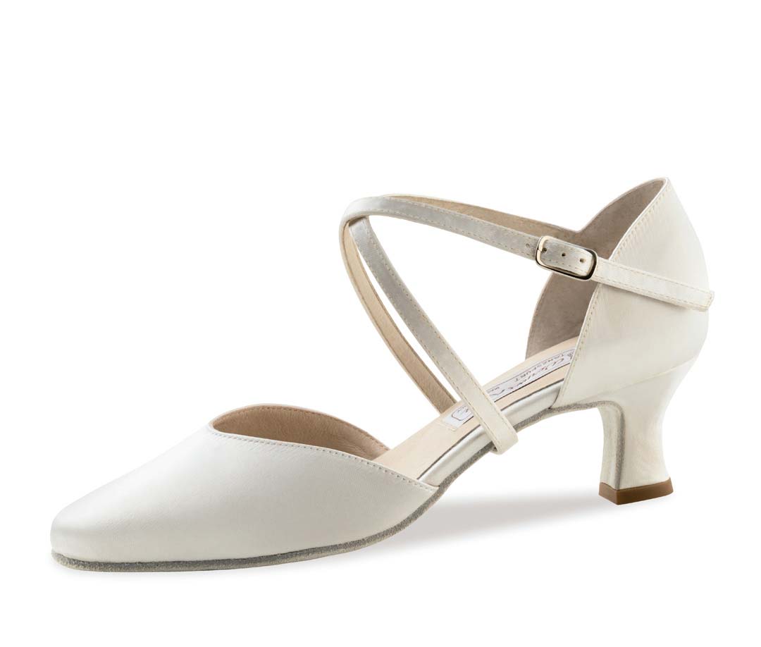 chaussure de mariée blanche en satin de Werner Kern