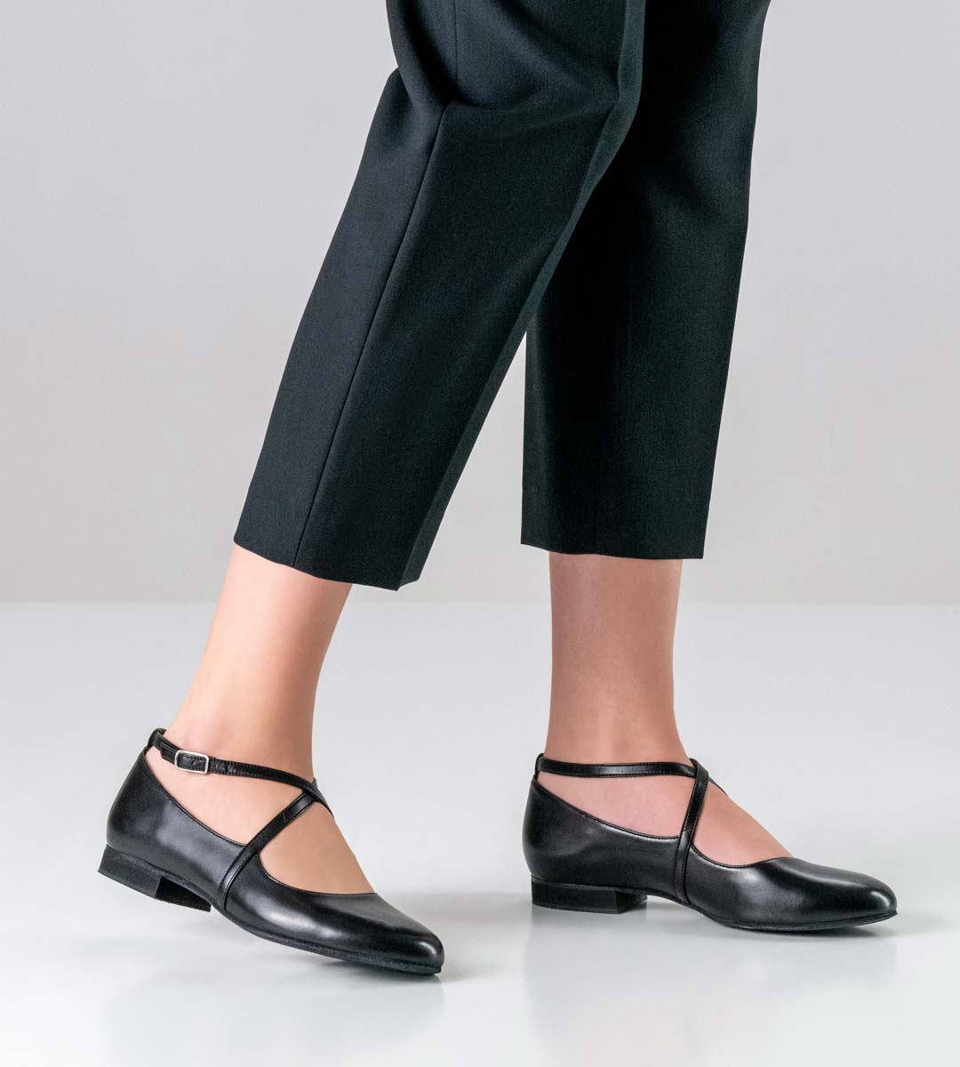 Chaussures de danse pour femmes de 1,5 cm en cuir noir
