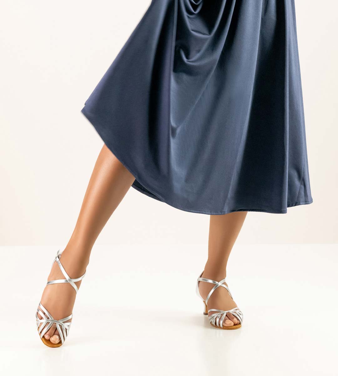 908 Chaussure de danse pour femmes Anna Kern en cuir de couleur argentée