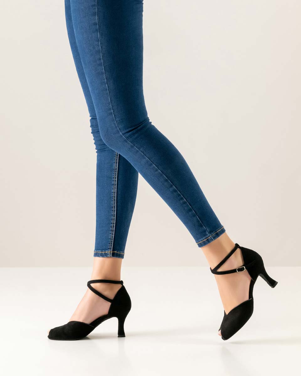 Chaussures de danse Salsa pour femmes de Werner Kern avec jeans bleus