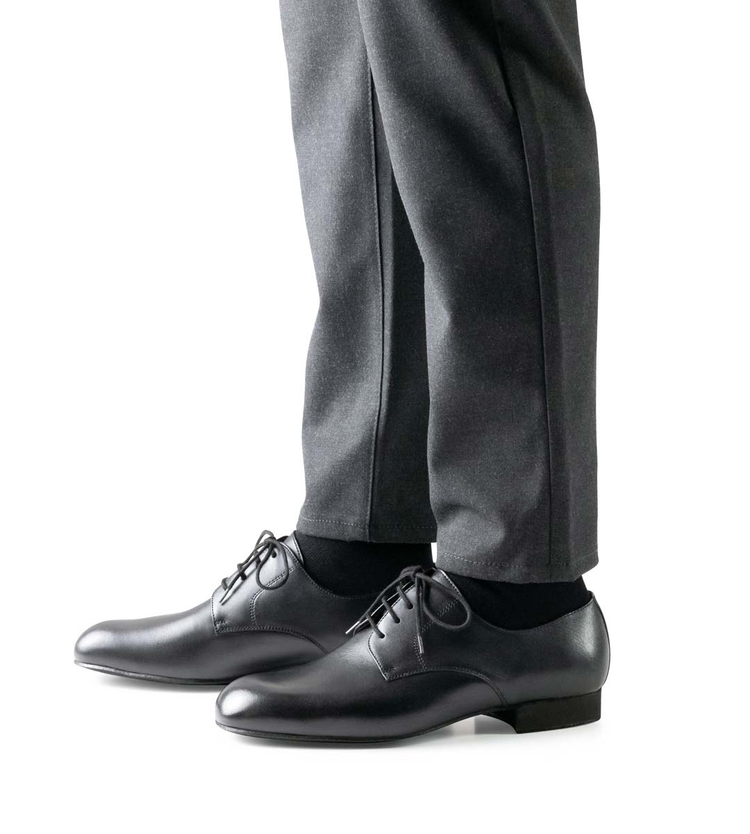 Milano Pantalon gris en combinaison avec une chaussure de danse pour homme en cuir noir