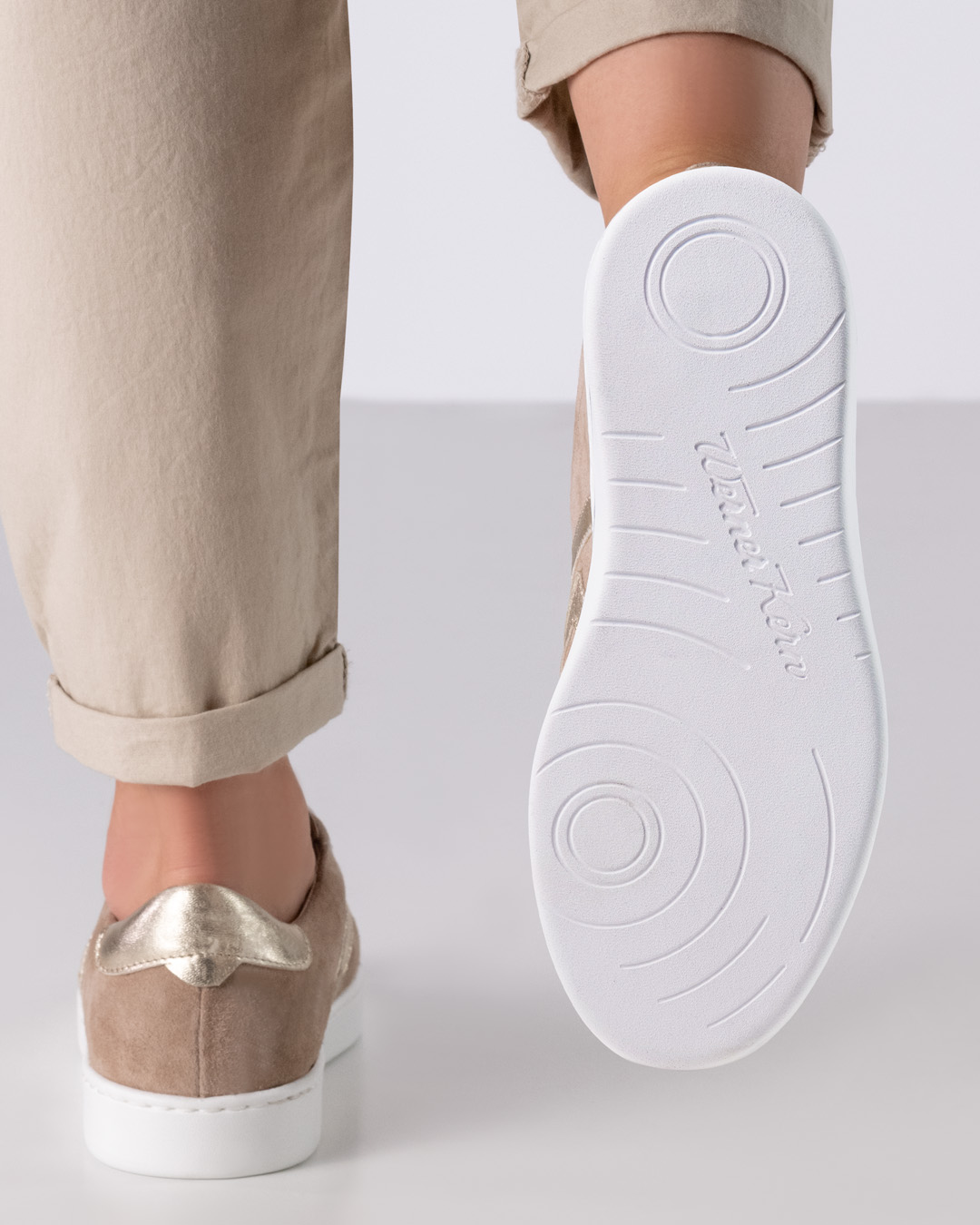 Weiße Werner Kern Tanzschuhsohle zum perfekten Gleiten und Drehen für drinnen und draußen