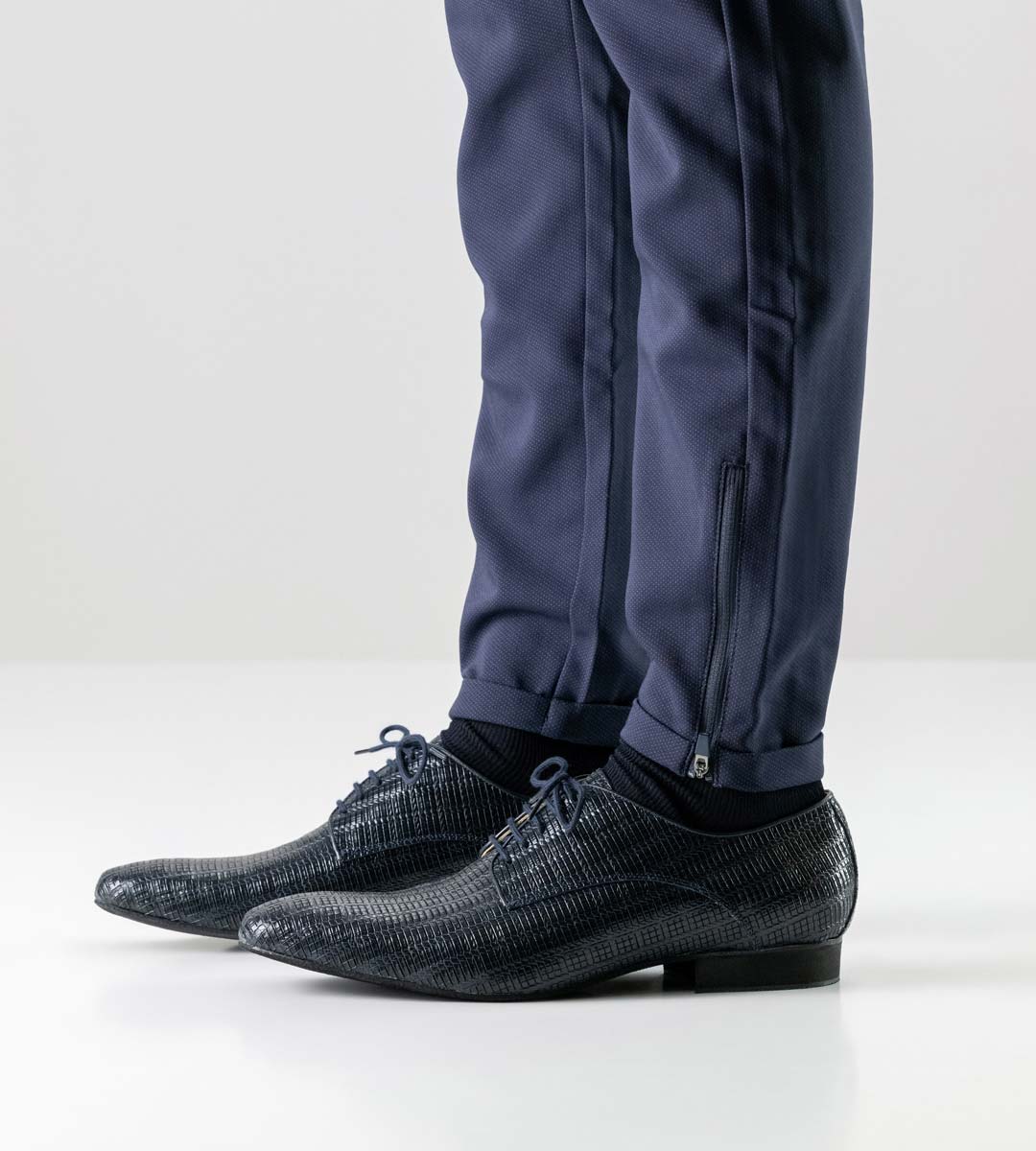 Ravenna Chaussures de danse pour hommes de Werner Kern en bleu en combinaison avec un pantalon bleu