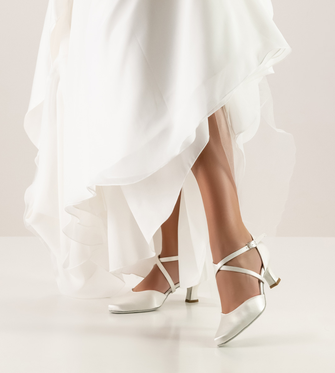 chaussure de mariée blanche en satin de Werner Kern