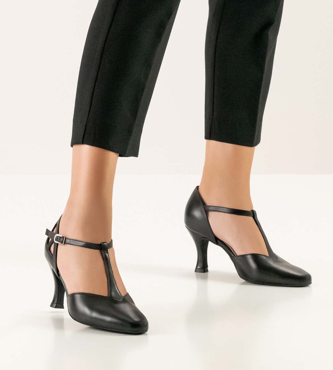 Chaussures de danse fermées à lanières en T pour femmes de Werner Kern