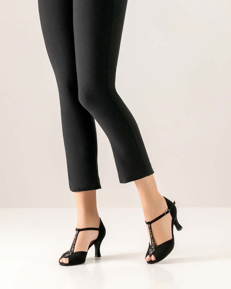 Claudia un jean noir combiné à une chaussure de danse noire Werner Kern pour femmes