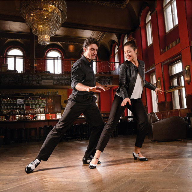 Couple de danseurs avec chaussures de danse Werner Kern