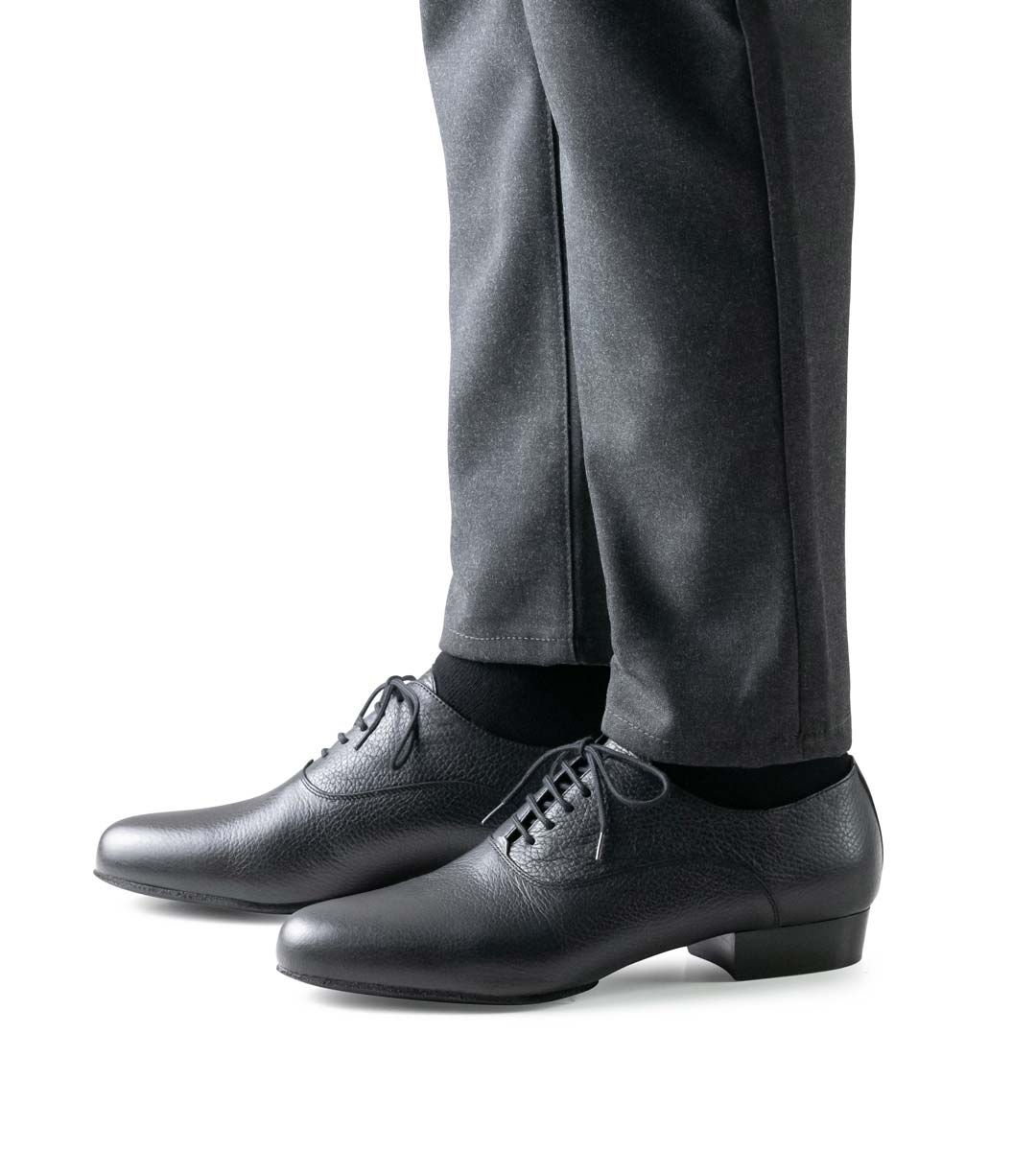 Monza Chaussures de danse pour hommes Werner Kern en cuir grainé, combinées à un pantalon gris