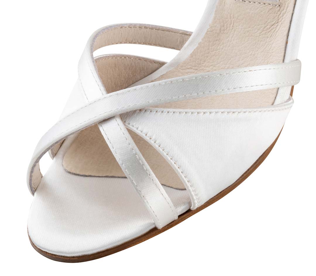 July Vue détaillée de la partie avant de la chaussure de mariée Werner Kern avec semelle en cuir