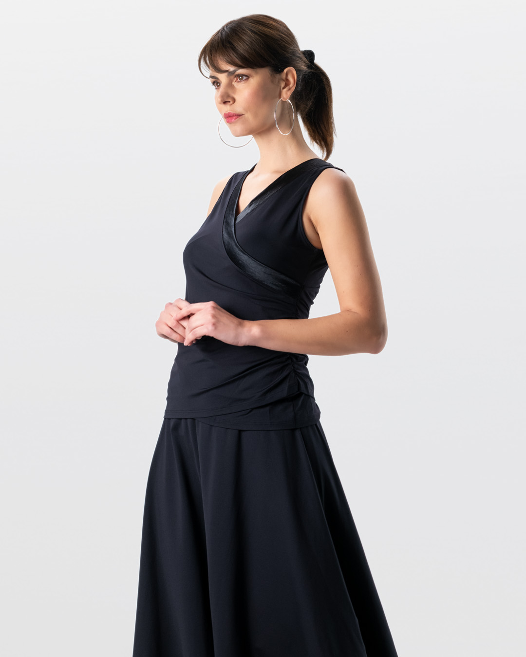 Top à bretelles Sira noir pour la danse, par Werner Kern