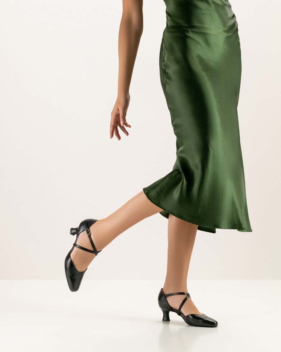 Patty Jupe longue en vert en combinaison avec la chaussure de danse classique pour femmes Werner Kern
