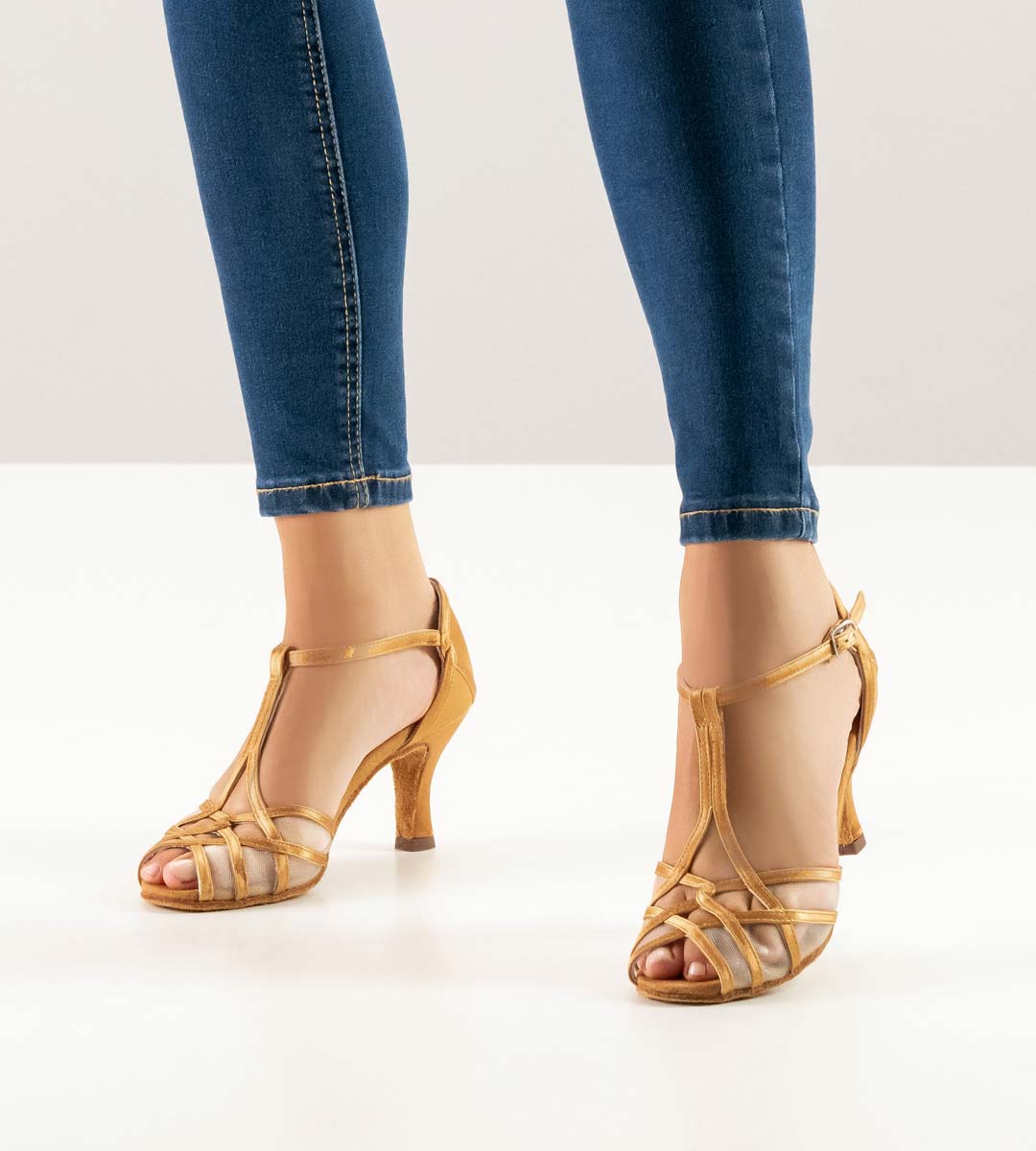 640 Chaussures de danse Anna Kern Latin pour femmes avec barre en T en bronzeAnna Kern Latein Damentanzschuh mit T-Steg in bronce