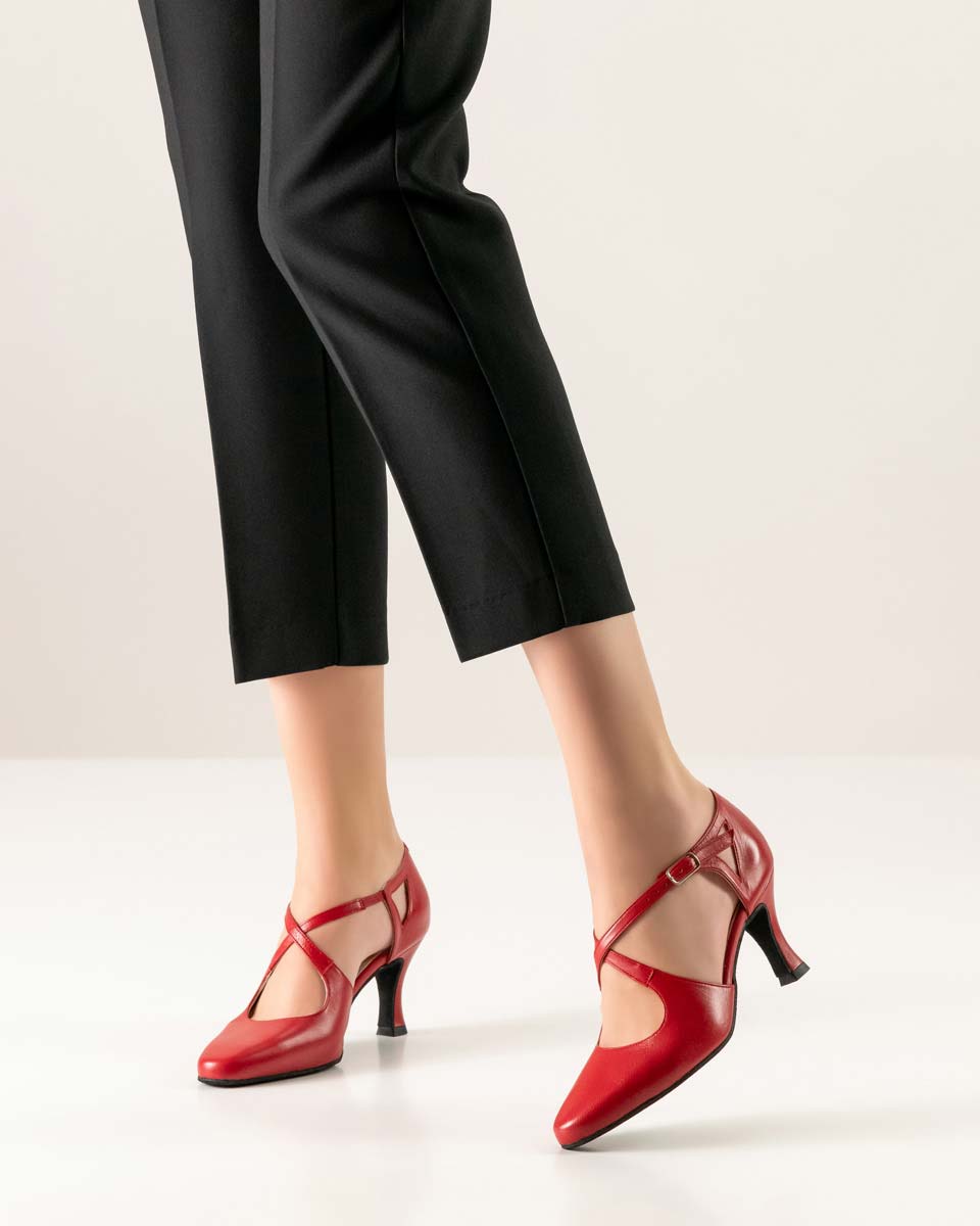 Ines chaussure de danse rouge pour femme de Werner Kern en combinaison avec un pantalon noir