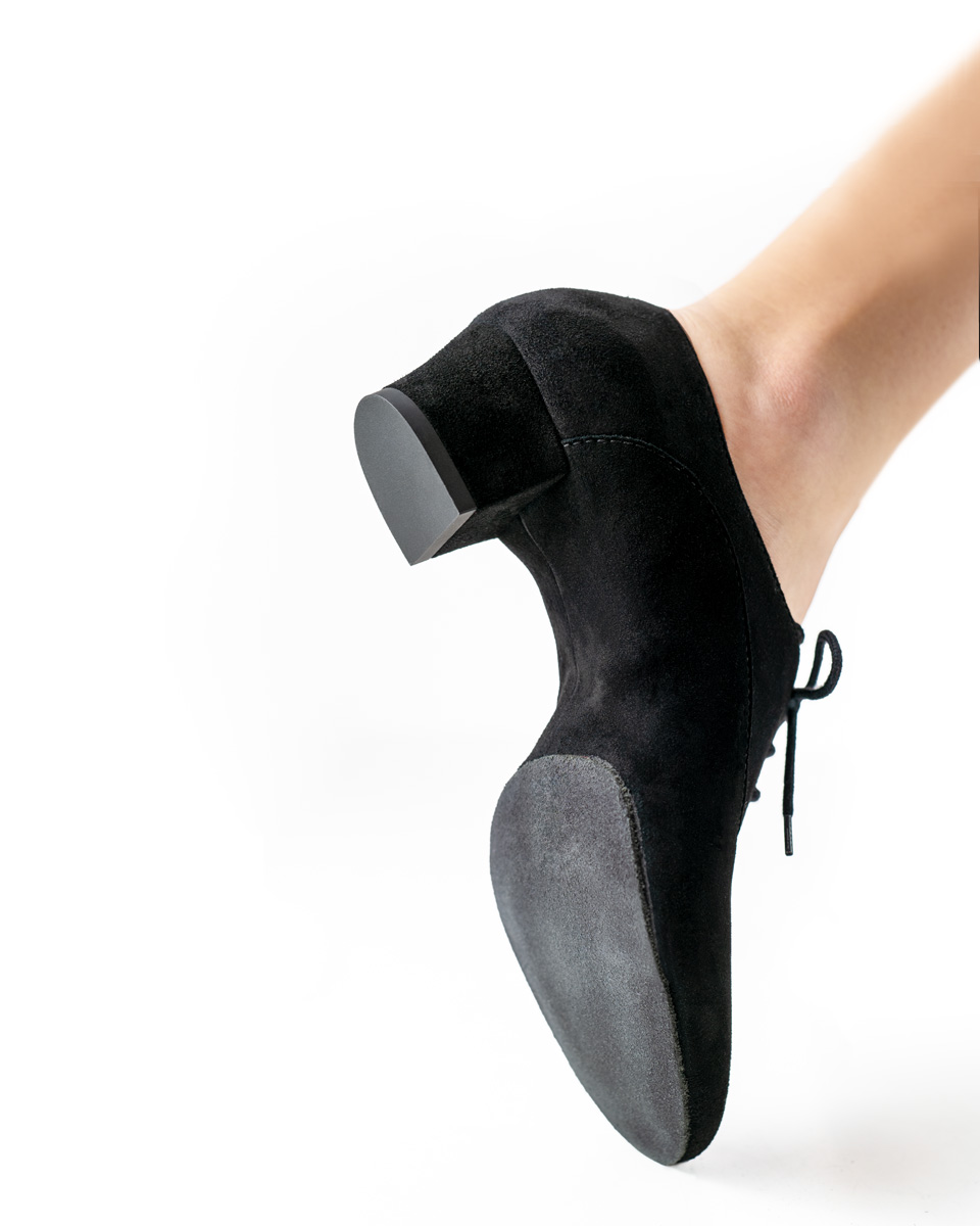 Chaussure de danse Runa - Werner Kern en cuir de chèvre velours noir, maintien sécurisé et grande flexibilité avec semelle fendue et laçage 4x pour le confort et un soutien optimal, hauteur de talon fantastiquement confortable de 3,5 cm