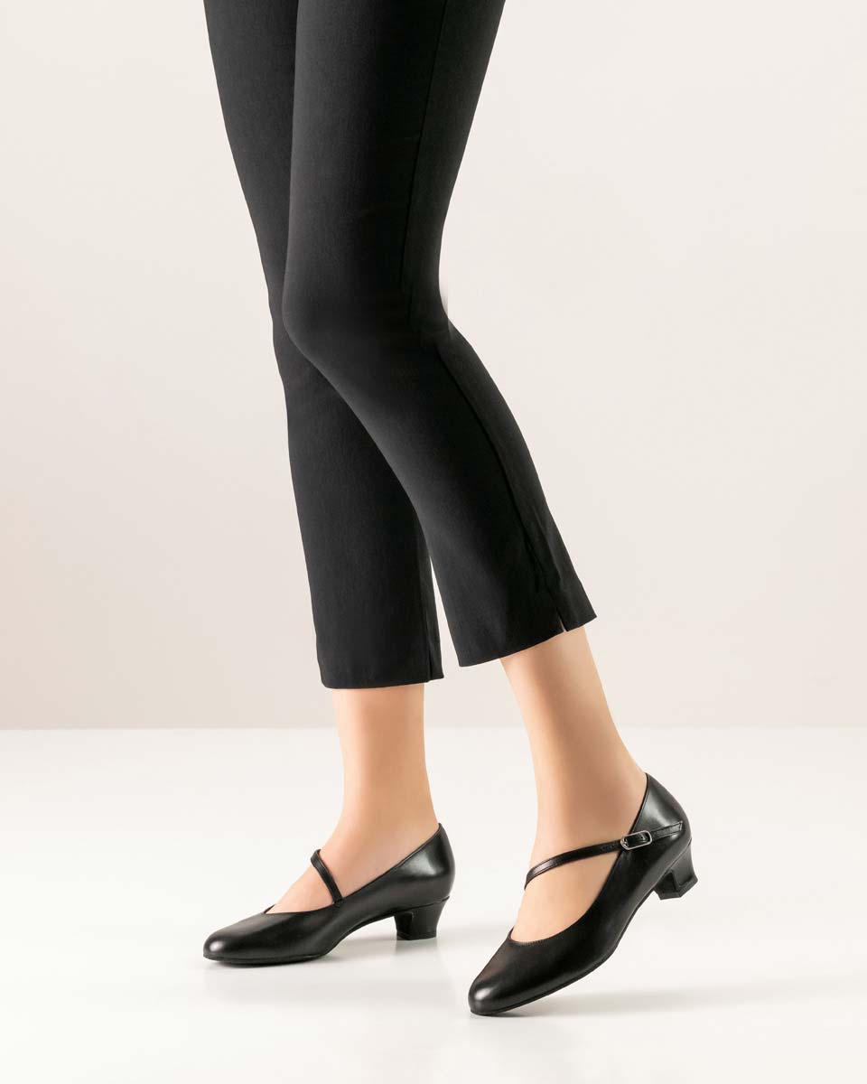 Cindy Werner Kern chaussures de danse noires pour femmes avec pantalon noir