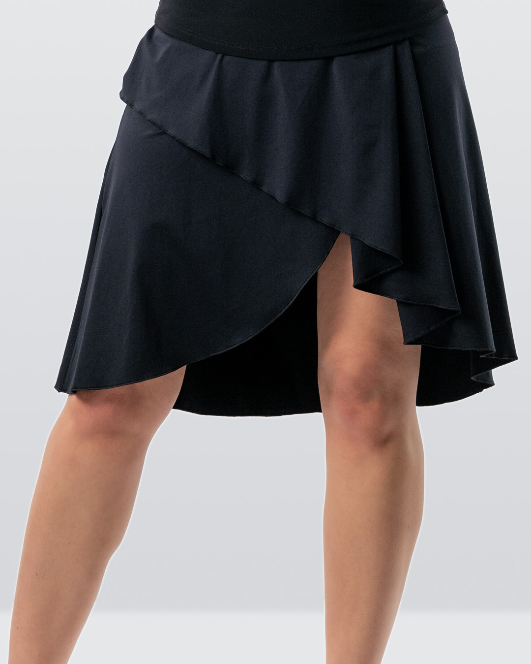 Jupe portefeuille Vana noire pour femmes – coupe tulipe et effet portefeuille pour la salsa, le tango et plus encore.