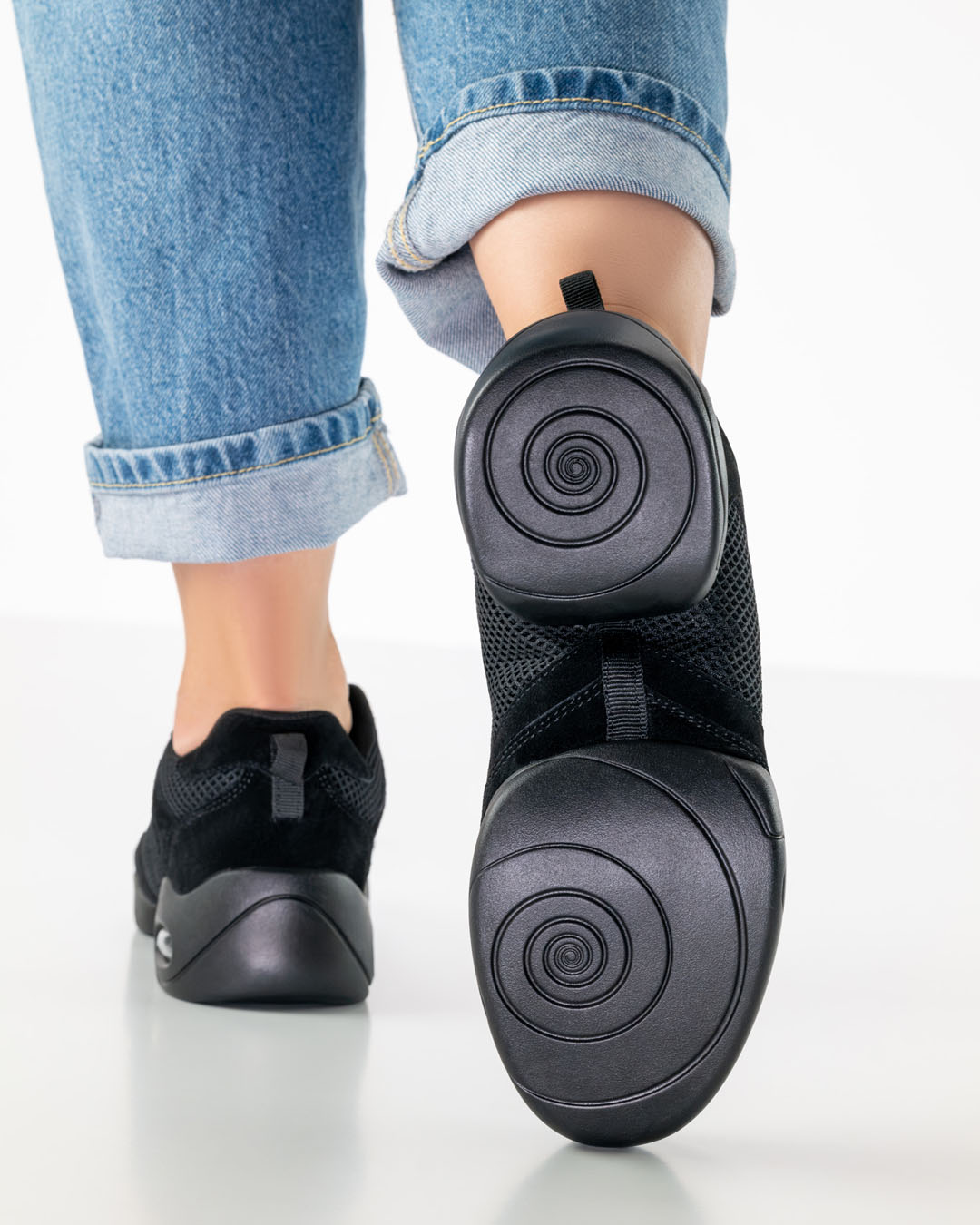 Semelle de la chaussure de danse « Tanzsneaker 195 » en noir, vue de dessous 