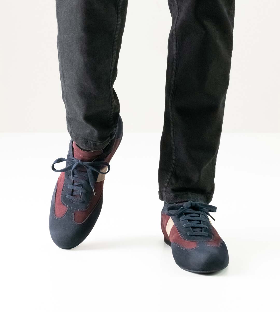 Bari Chaussures de danse pour hommes Werner Kern tricolores en velours en combinaison avec un pantalon noir