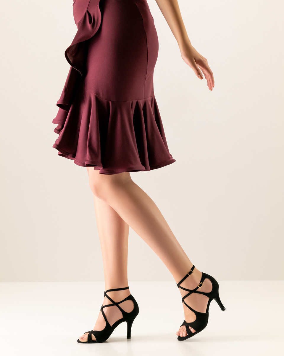 Amalia Nueva Epoca ouvert noir chaussures de danse pour femmes en combinaison avec robe in bordo