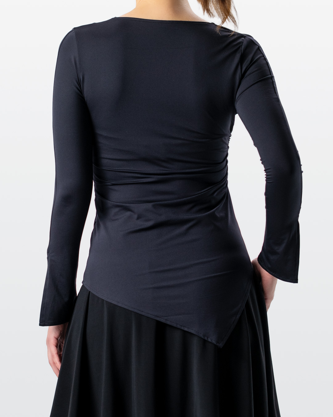 Vue arrière du haut de danse asymétrique de Werner Kern en noir