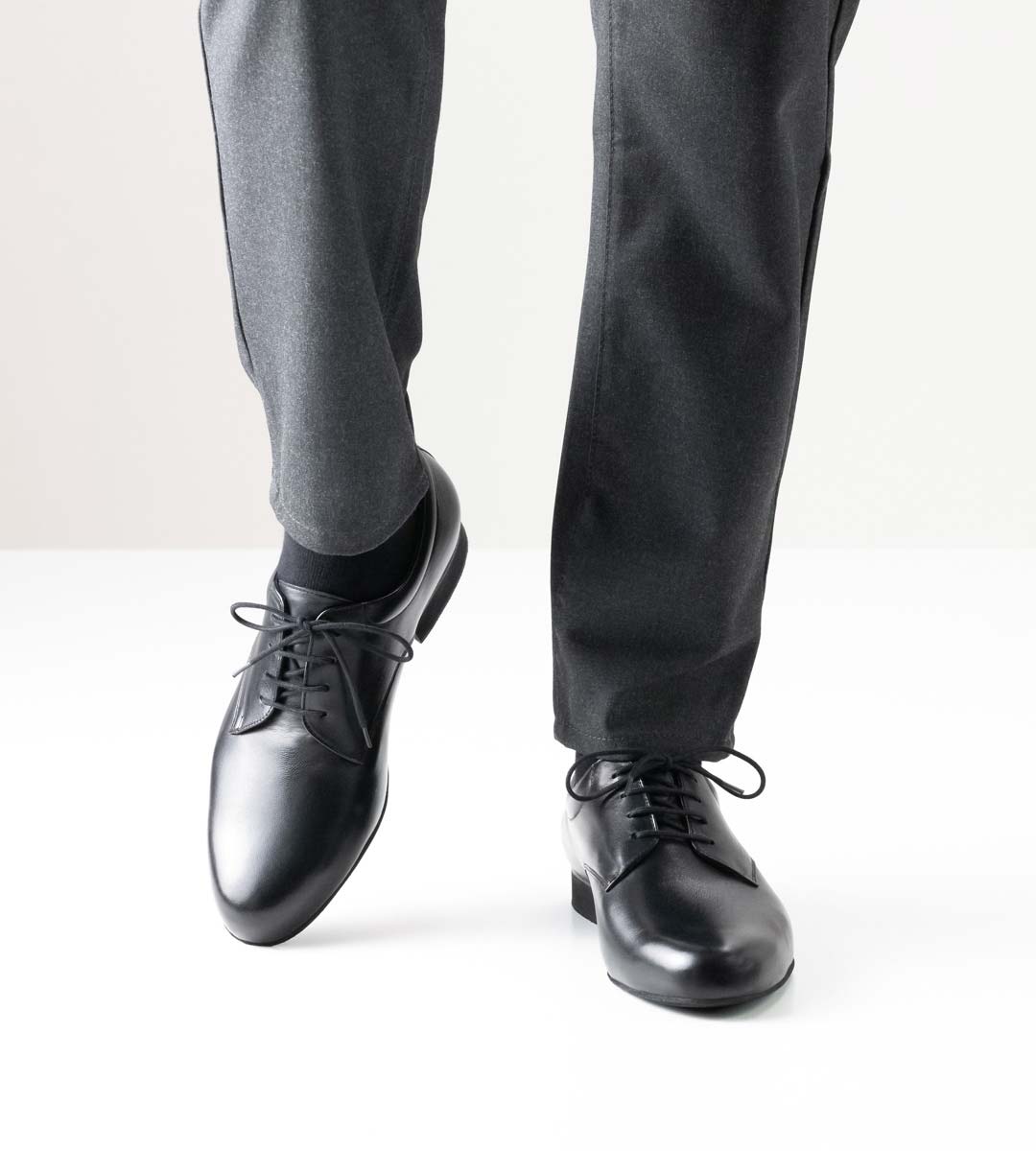 Chaussures de danse pour hommes Catania - Werner Kern en cuir nappa très étroit, forme classique avec laçage réglable à 4 trous, doublure en cuir de veau souple comme un gant pour un confort et