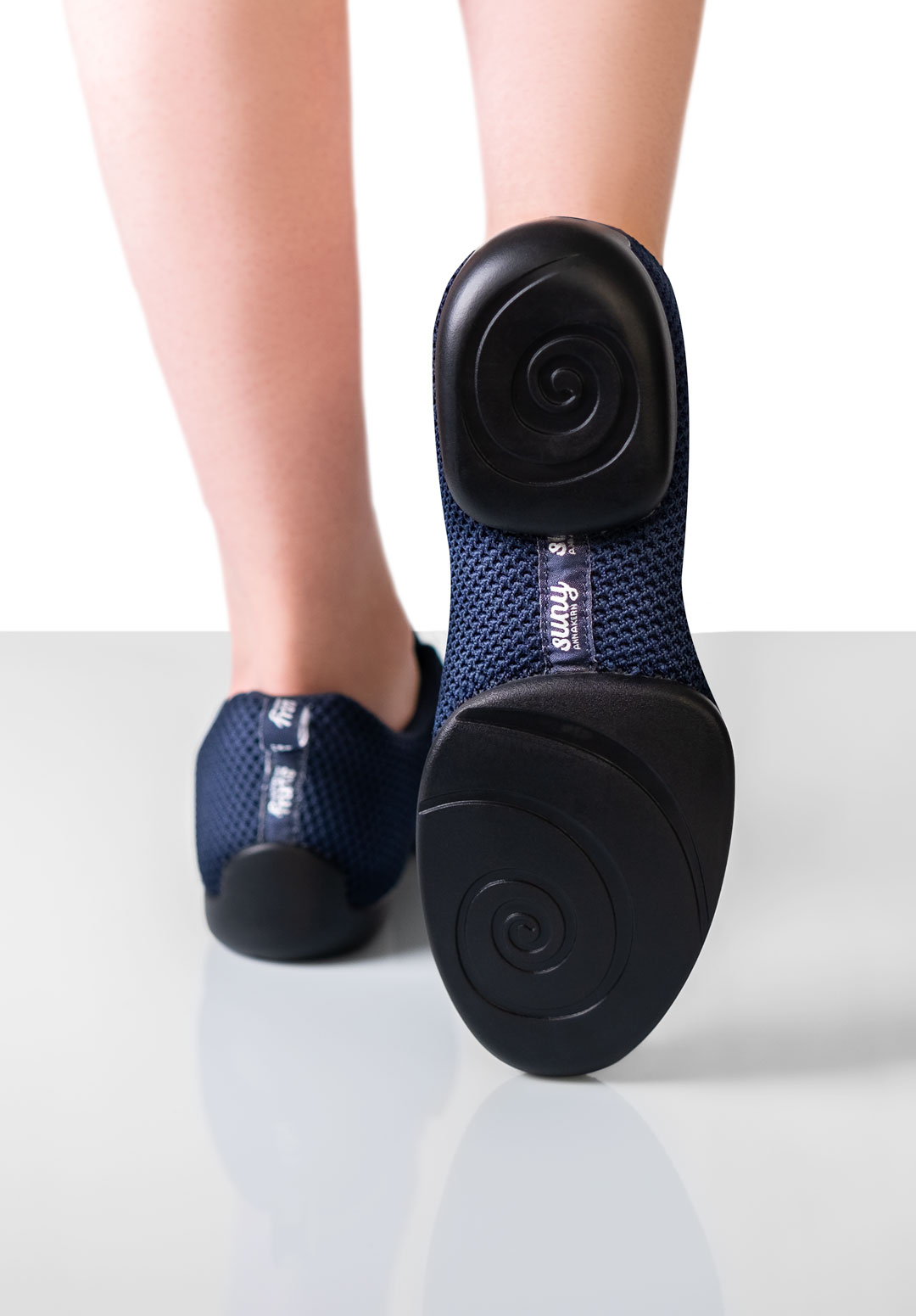 Baskets pour femmes, Bleu Foncé, Suny by Anna Kern 170, matériau tricoté fin, semelle divisée, utilisation polyvalente.