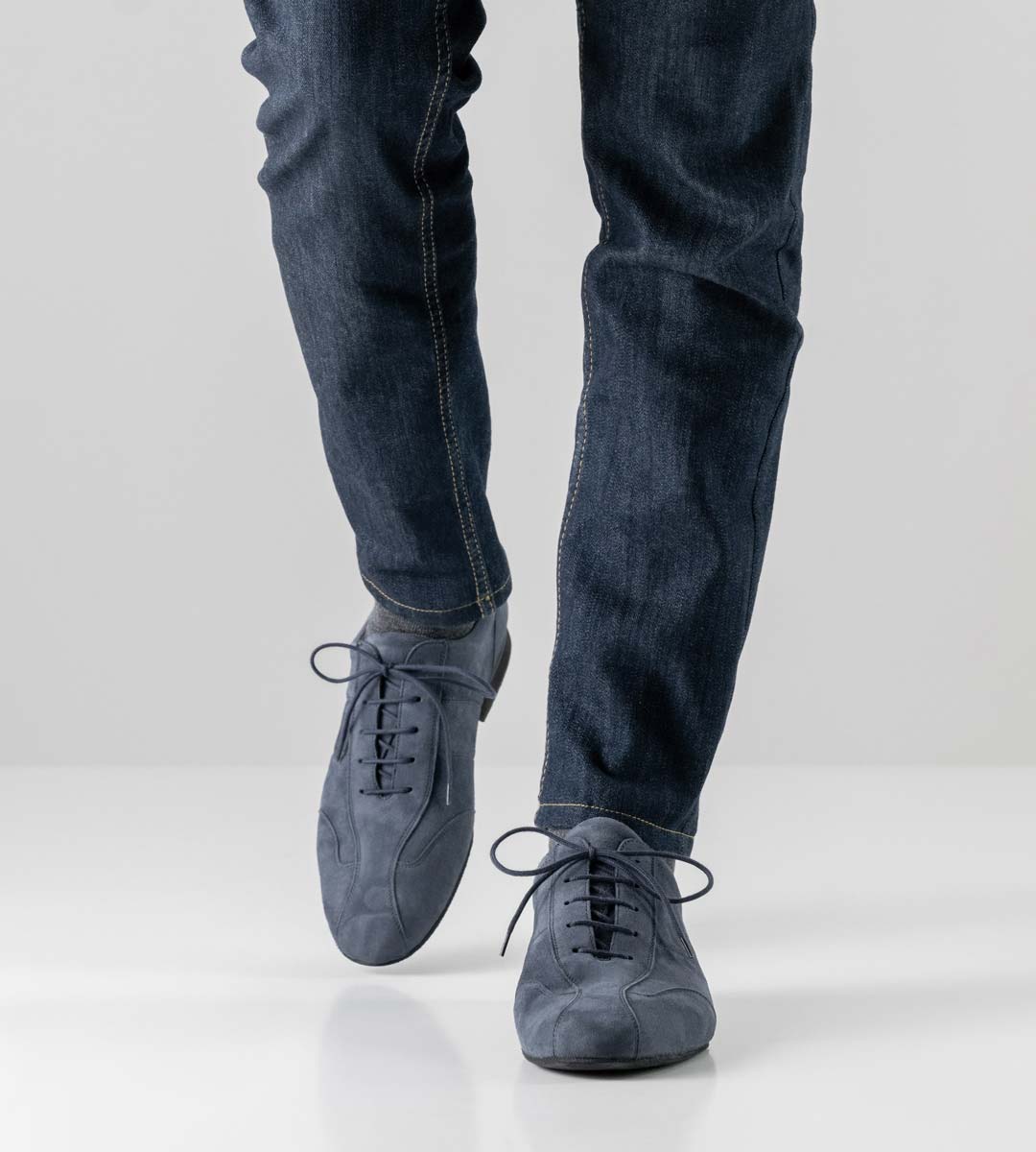 Cuneo Jeans bleu en combinaison avec Werner Kern chaussures de danse pour hommes en bleu
