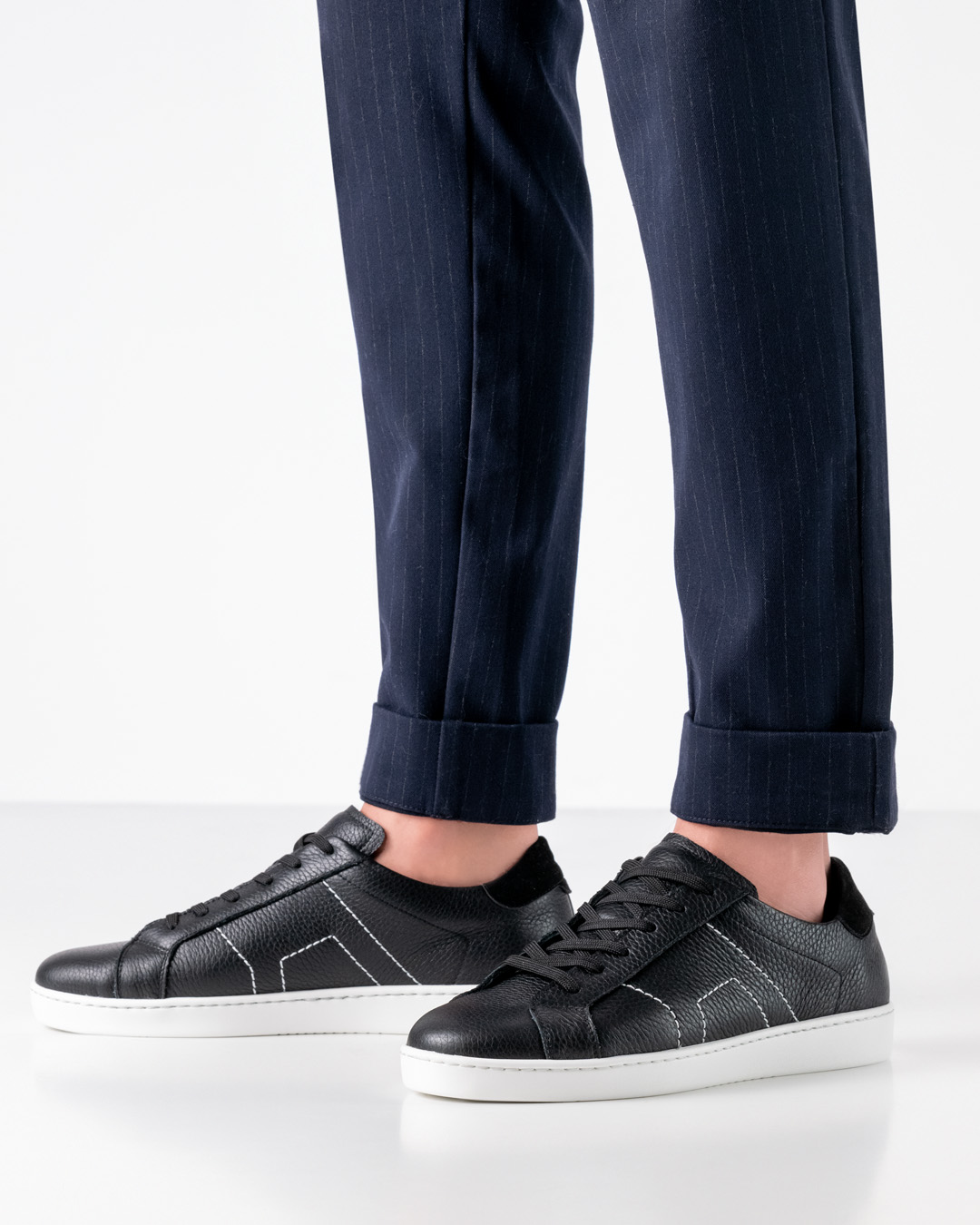 Roma - COMING SOON Baskets de danse légères et souples en cuir noir avec semelle blanche - polyvalentes, par Werner Kern