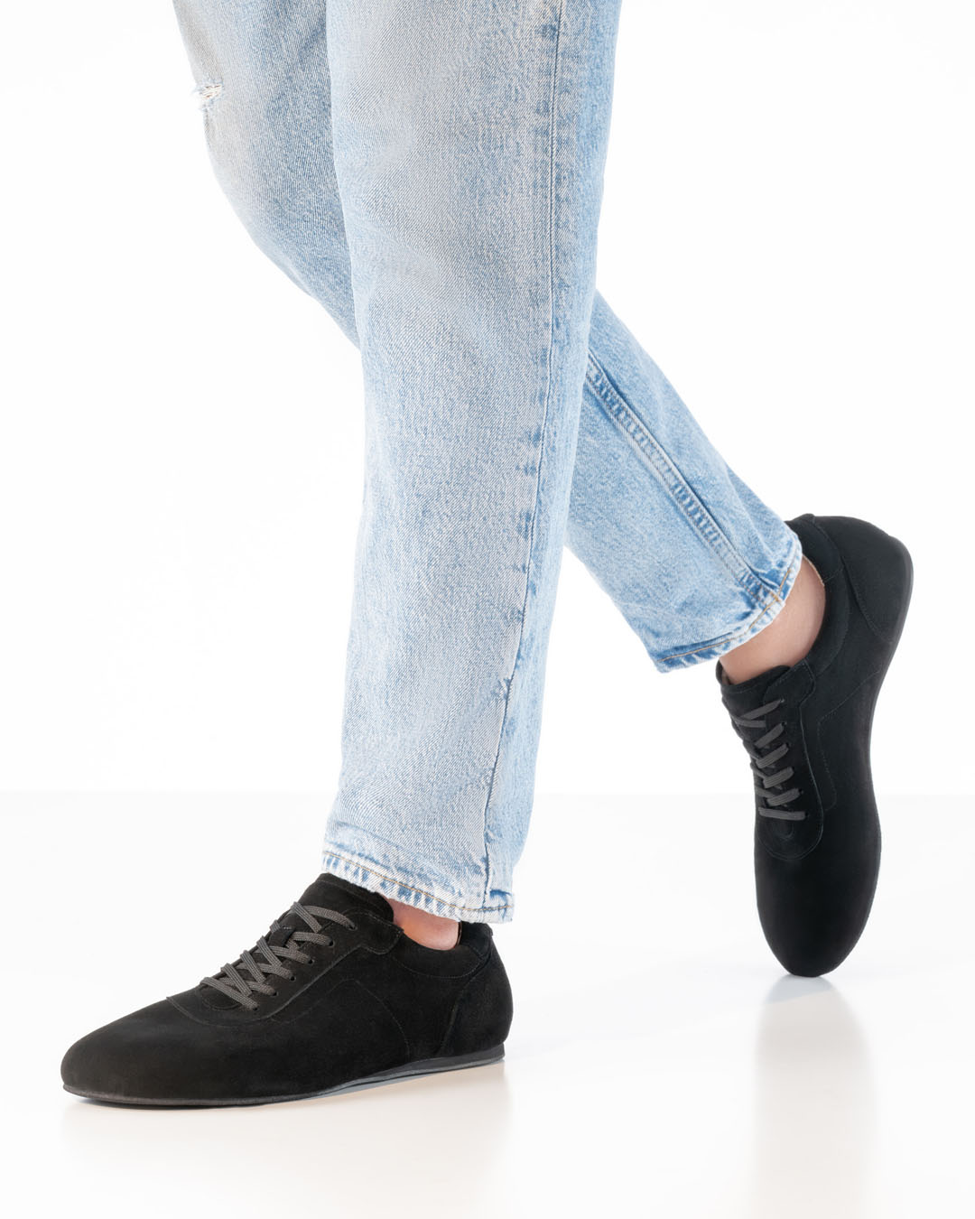 Chaussures de danse pour hommes, à porter pieds nus, en cuir velours noir souple, de la marque Werner Kern
