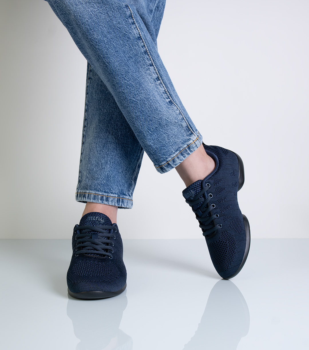 Baskets de danse à 5 œillets en tricot bleu foncé avec semelle en PU fendue par Suny