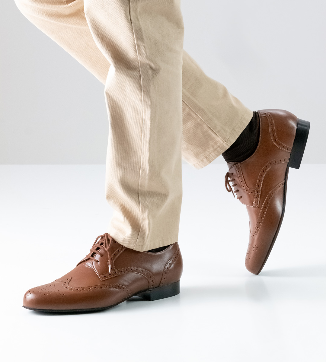 Chaussures de danse pour hommes de couleur cognac avec un talon de 2 cm