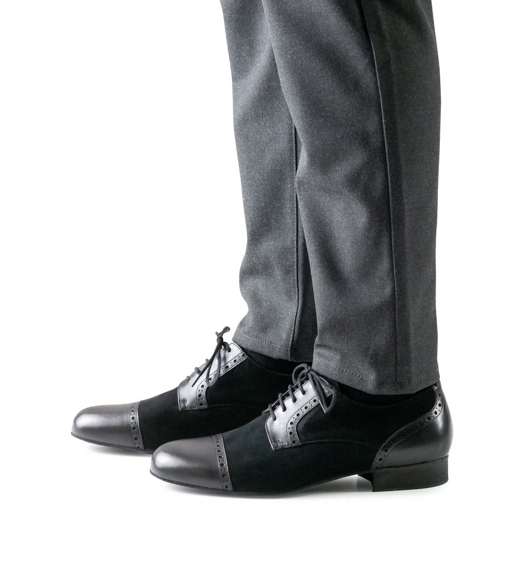 Bergamo Werner Kern Chaussures de danse pour hommes avec micro-talon de 2 cm en combinaison avec un pantalon gris
