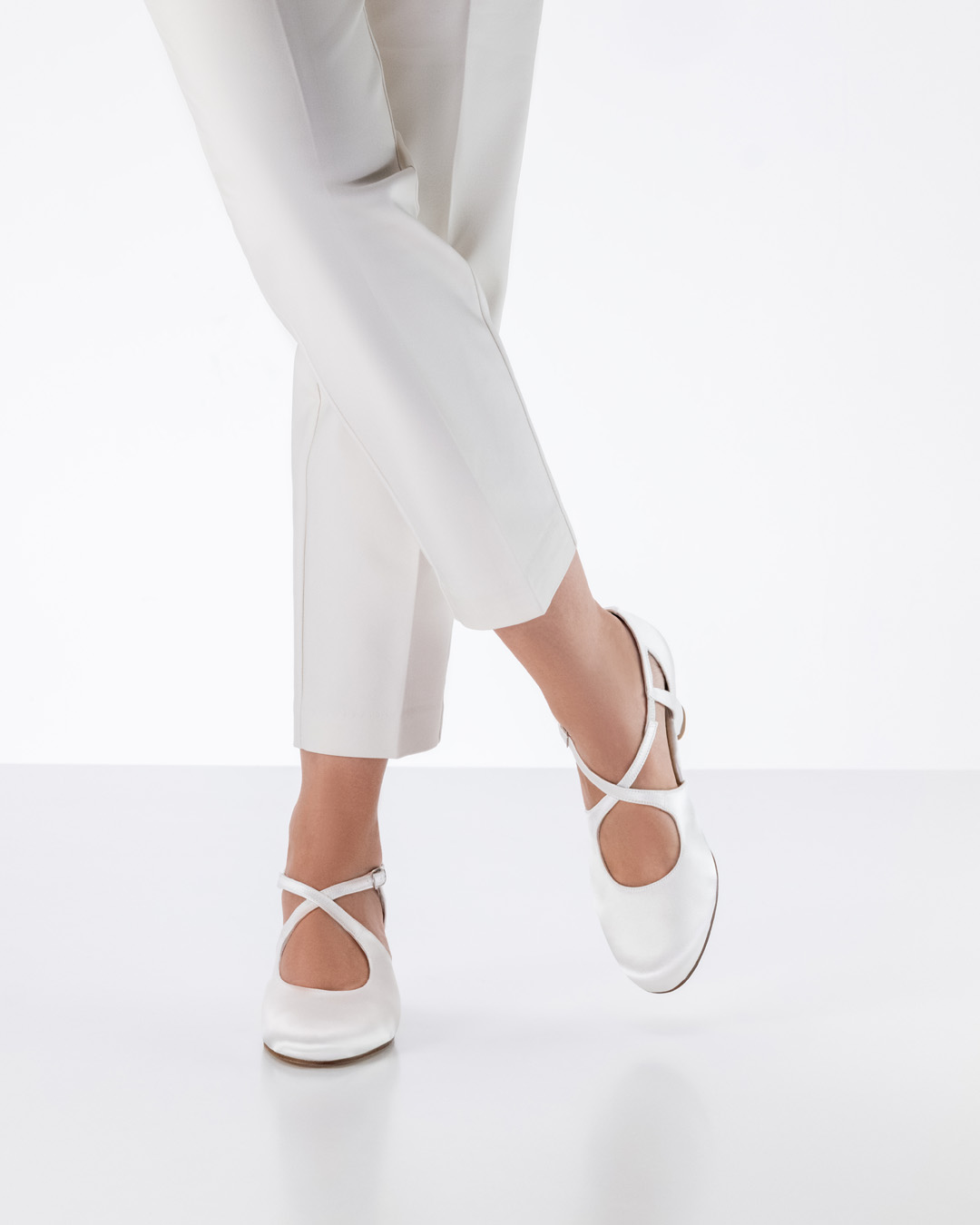 Gala Chaussure de mariée fermée avec semelle en cuir de Werner Kern en combinaison avec une robe de mariée blanche