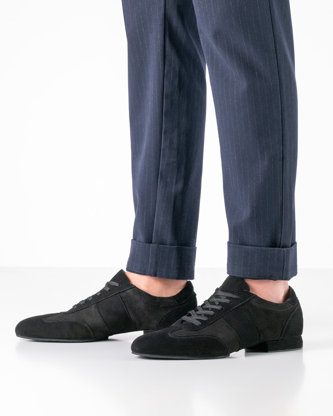 Ragusa - COMING SOON Chaussures de danse pour homme en cuir velours noir avec semelle fendue pour une mobilité parfaite, par Werner Kern.