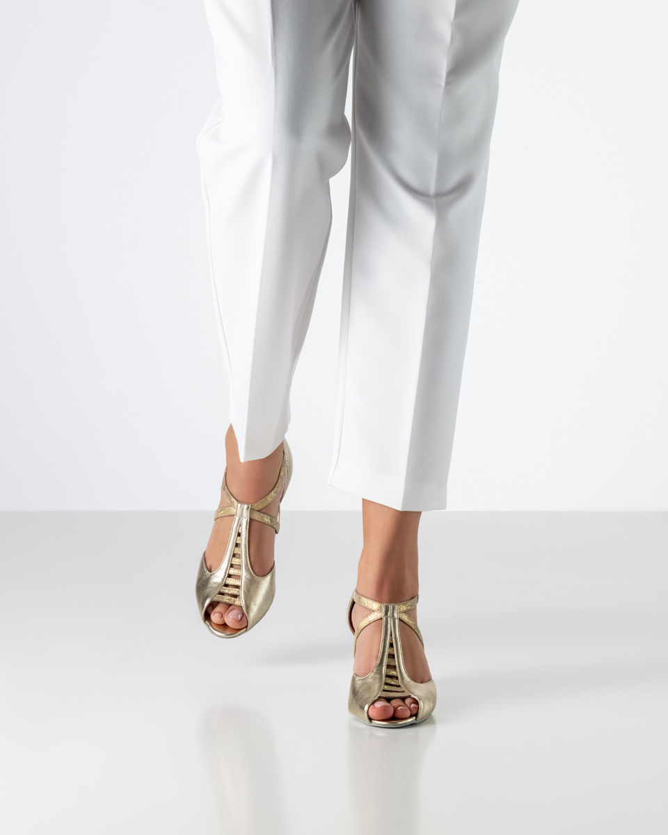 Chaussures de danse pour une danse élégante et confortable - Werner Kern Holly en Stella Beige Platine avec un pont effilé vers le haut pour un soutien parfait