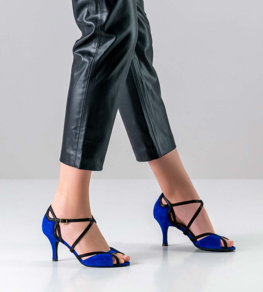 chaussures de danse ouvertes Nueva Epoca pour femmes en bleu et noir