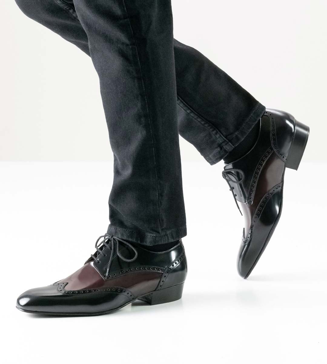 Chaussures de danse pour hommes noires et rouges de Nueva Epoca pour le tango