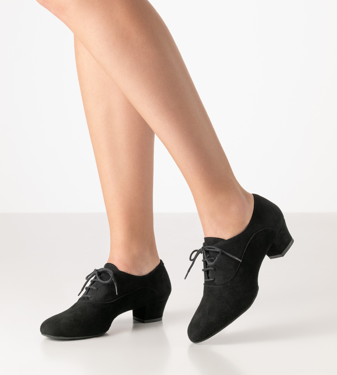 Chaussure de danse Runa - Werner Kern en cuir de chèvre velours noir, maintien sécurisé et grande flexibilité avec semelle fendue et laçage 4x pour le confort et un soutien optimal, hauteur de talon fantastiquement confortable de 3,5 cm