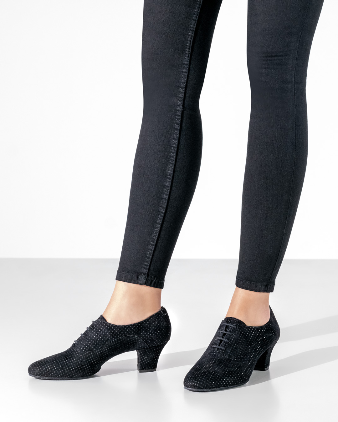 Flexibler Trainingstanzschuh von Werner Kern zum Schnüren mit geteilter Sohle