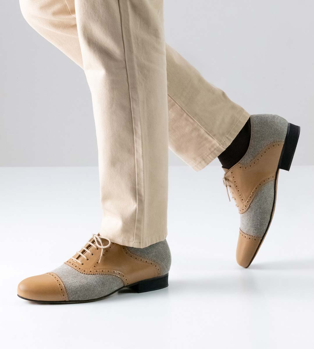 Tadil Chaussures de danse pour hommes Nueva Epoca de couleur cognac en combinaison avec de la canvas