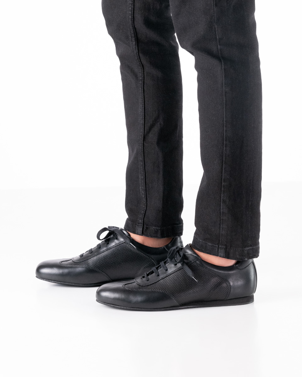 Werner Kern, élégant sneaker avec du cuir Nappa perforé à la main, ajustement parfait au pied, doublure en cuir de veau d'une douceur de gant, amorti exceptionnel au talon avec un micro talon, hauteur de talon confortable de 1,5 cm