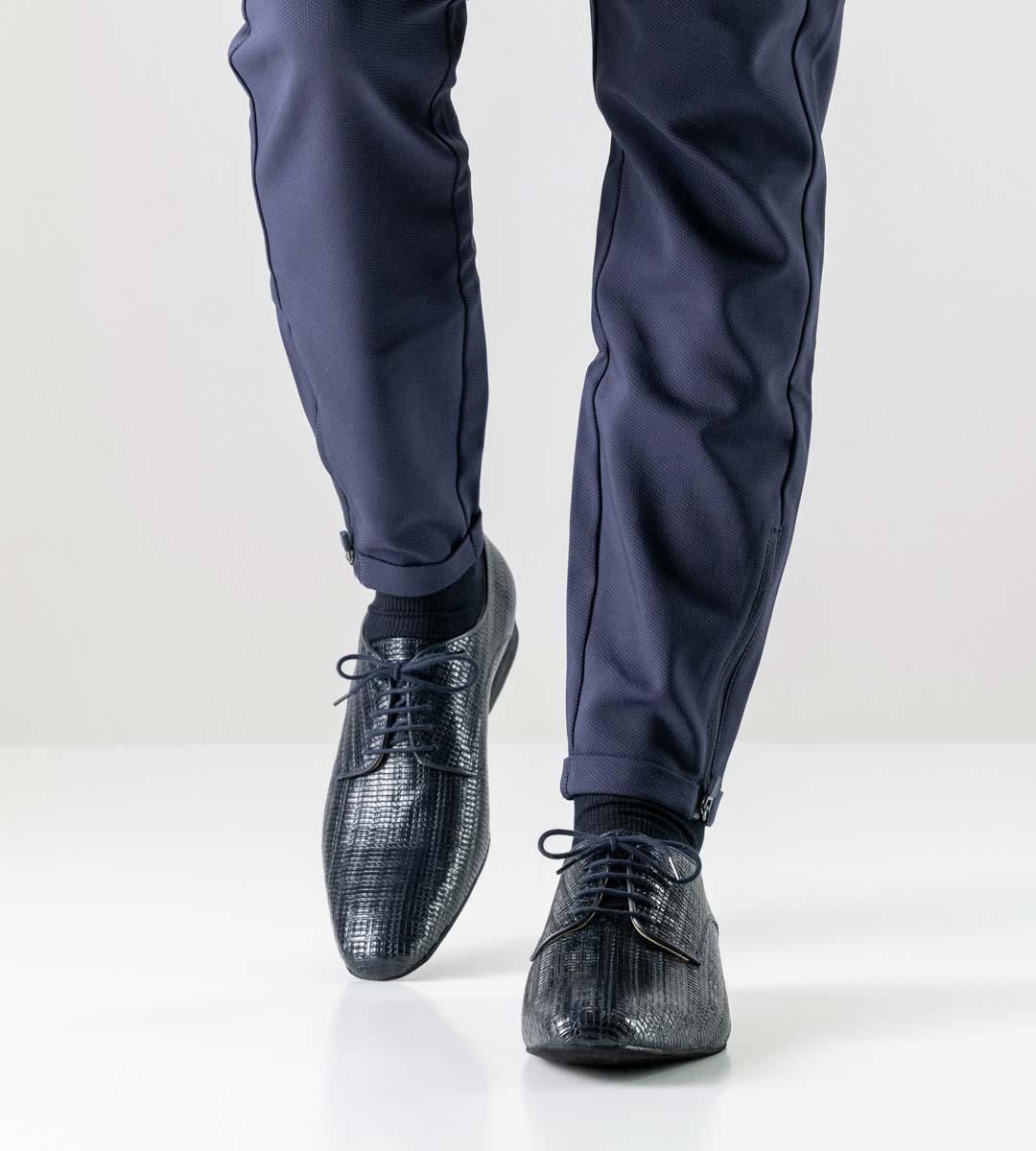 Ravenna Chaussures de danse pour hommes à micro-talon de Werner Kern en combinaison avec un pantalon bleu