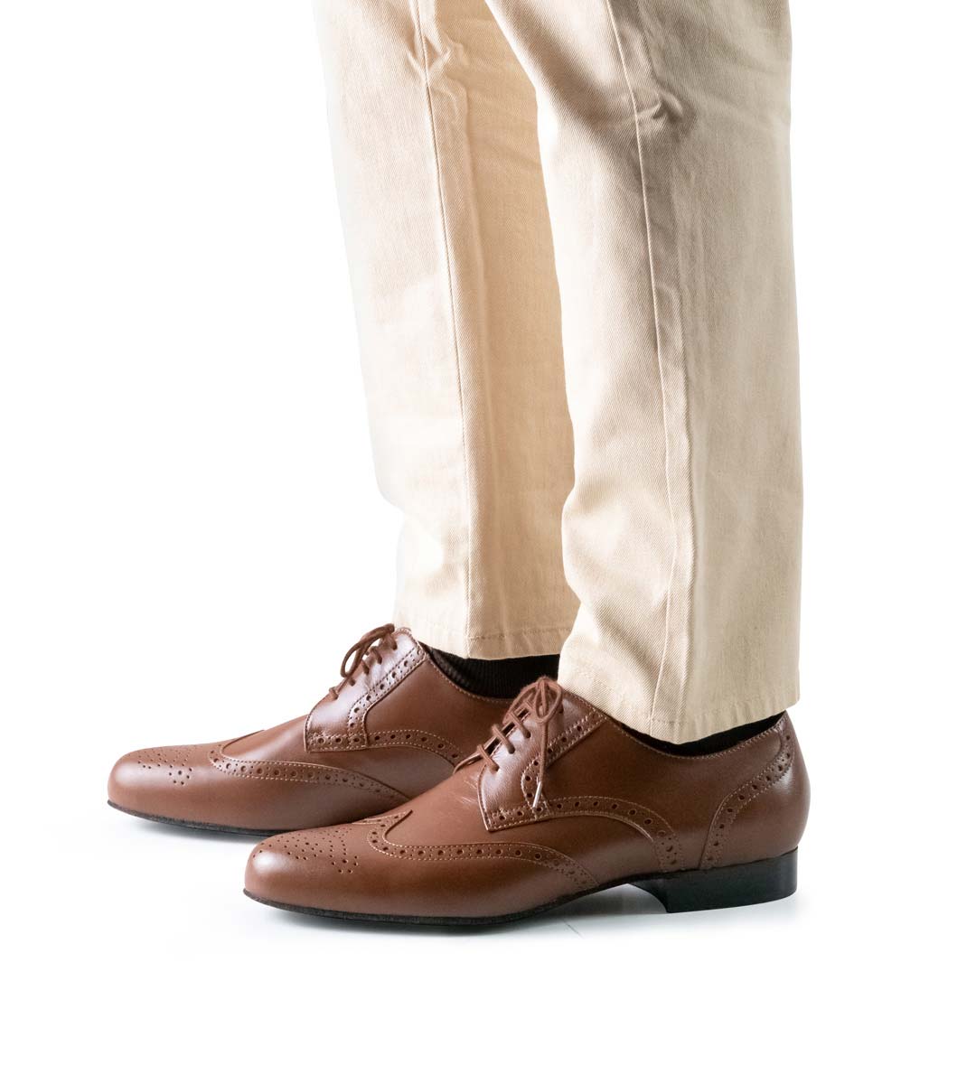 Udine pantalon beige en combinaison avec les chaussures de danse pour hommes de Werner Kern en marron