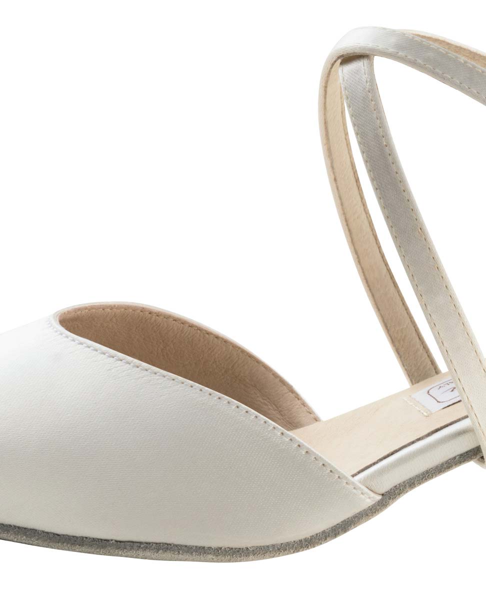 Patty Vue des lanières croisées de la chaussure de mariée Werner Kern